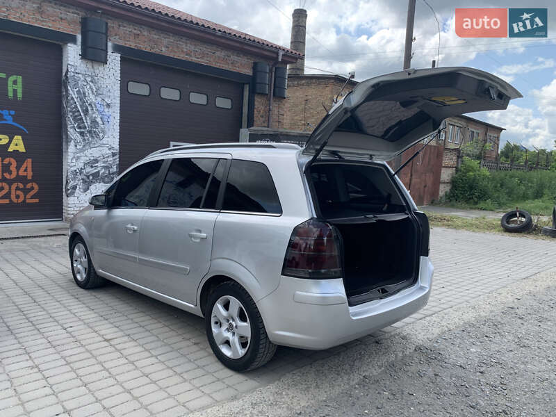 Минивэн Opel Zafira 2006 в Луцке