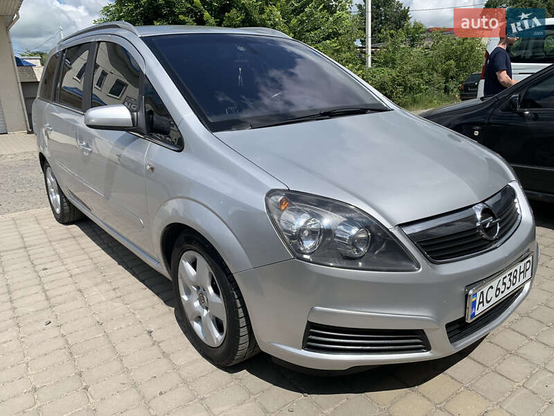 Минивэн Opel Zafira 2006 в Луцке
