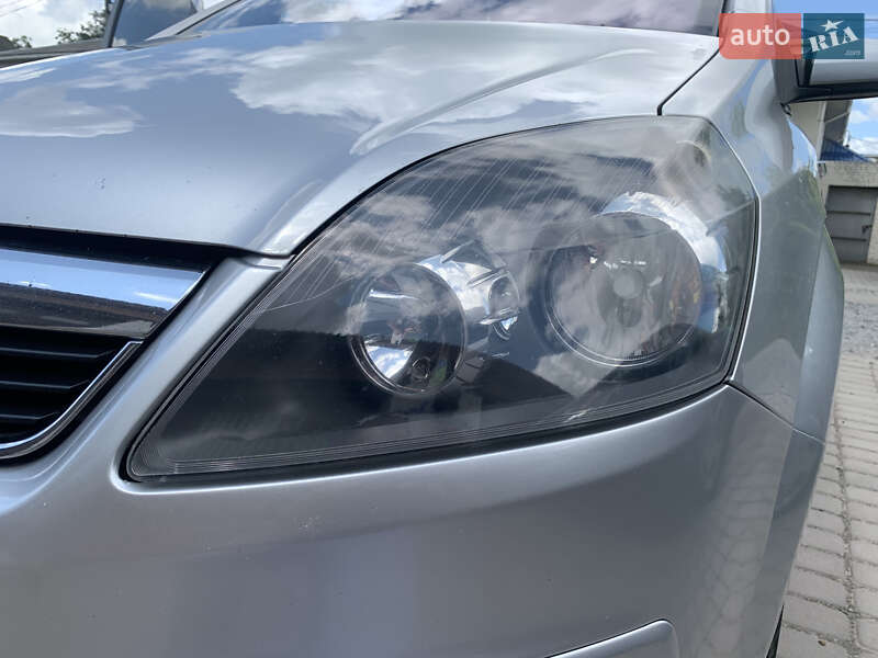 Минивэн Opel Zafira 2006 в Луцке
