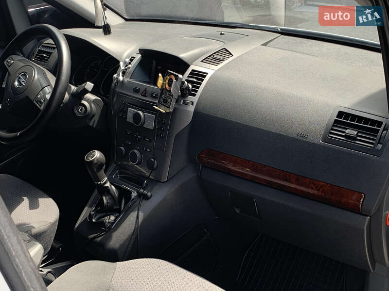 Минивэн Opel Zafira 2006 в Луцке