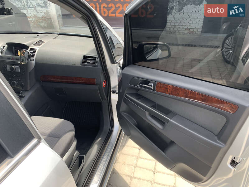 Минивэн Opel Zafira 2006 в Луцке