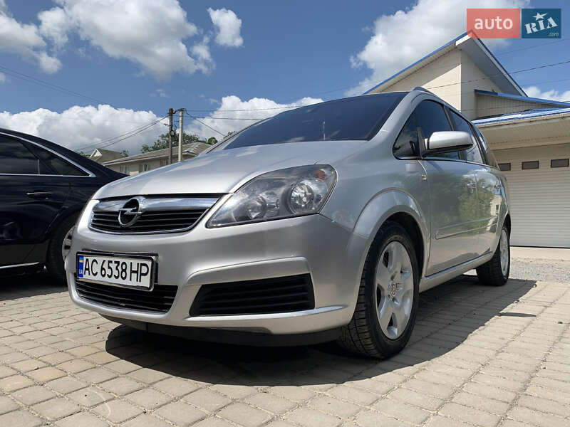 Минивэн Opel Zafira 2006 в Луцке