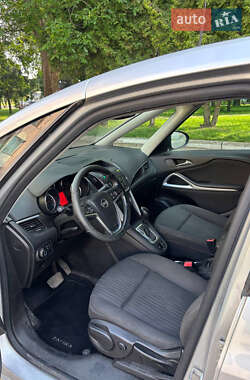 Минивэн Opel Zafira 2013 в 