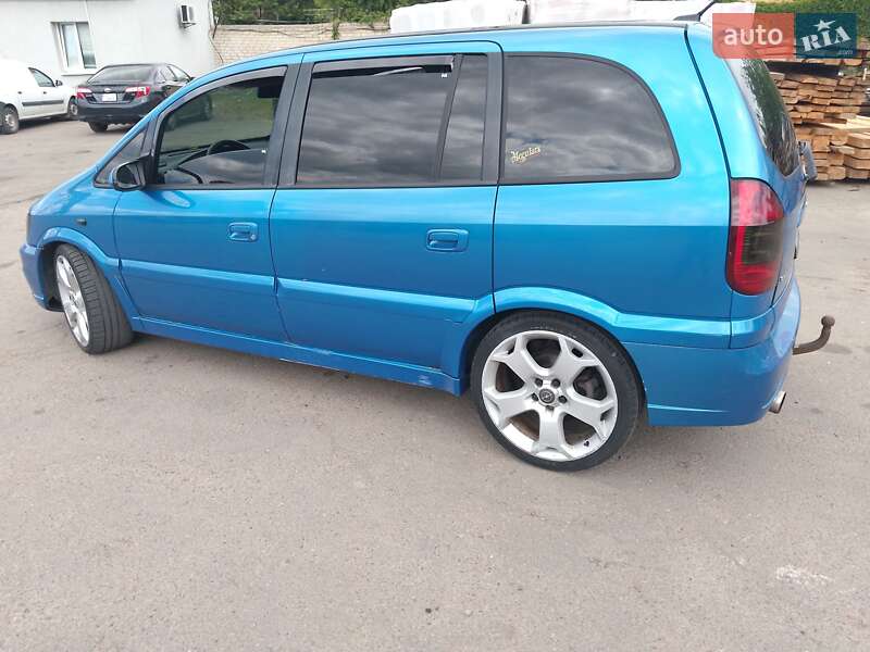 Мінівен Opel Zafira 2002 в Рівному