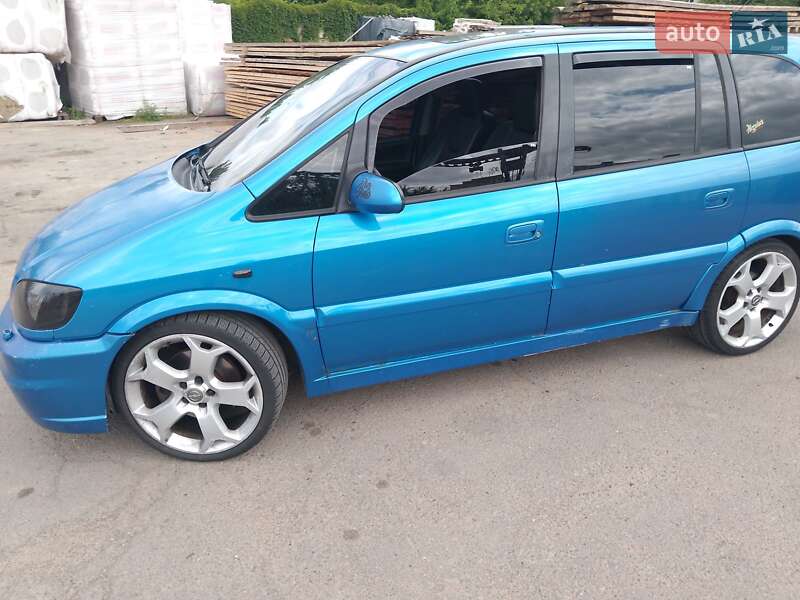 Мінівен Opel Zafira 2002 в Рівному