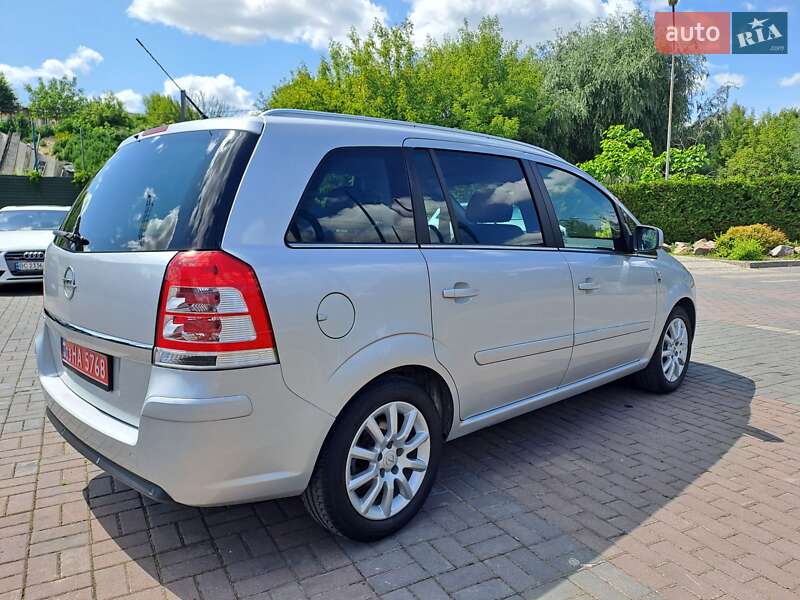 Мінівен Opel Zafira 2010 в Луцьку