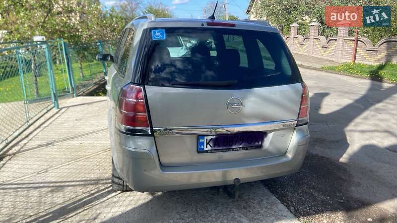 Минивэн Opel Zafira 2006 в 