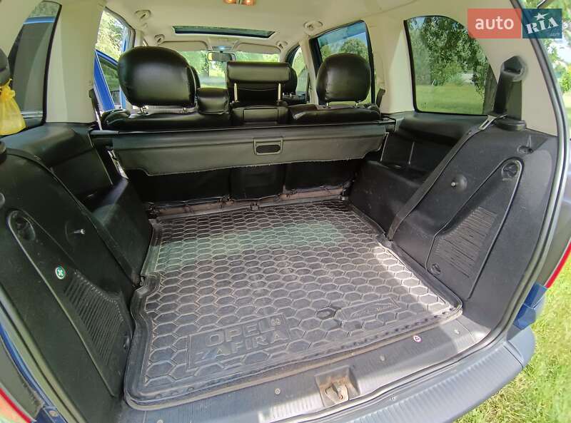 Минивэн Opel Zafira 2004 в Борисполе