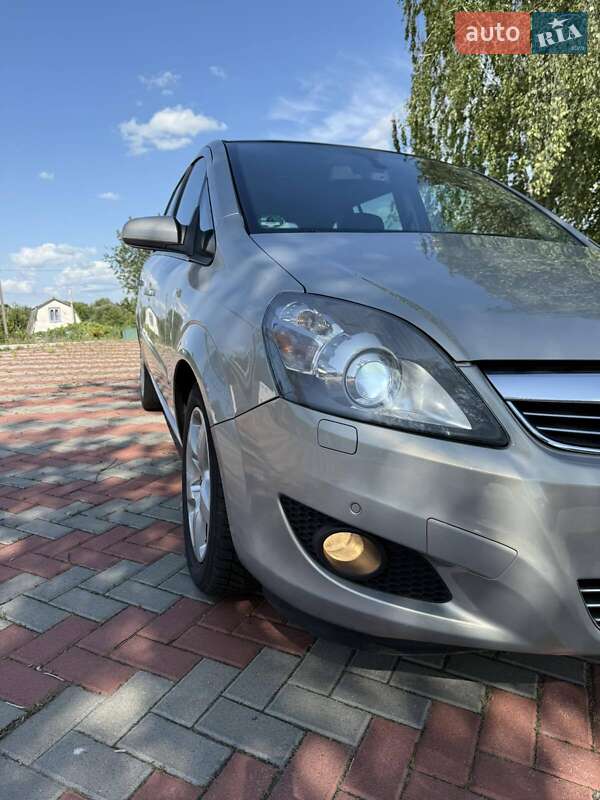 Мінівен Opel Zafira 2009 в Білій Церкві