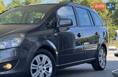 Минивэн Opel Zafira 2012 в 