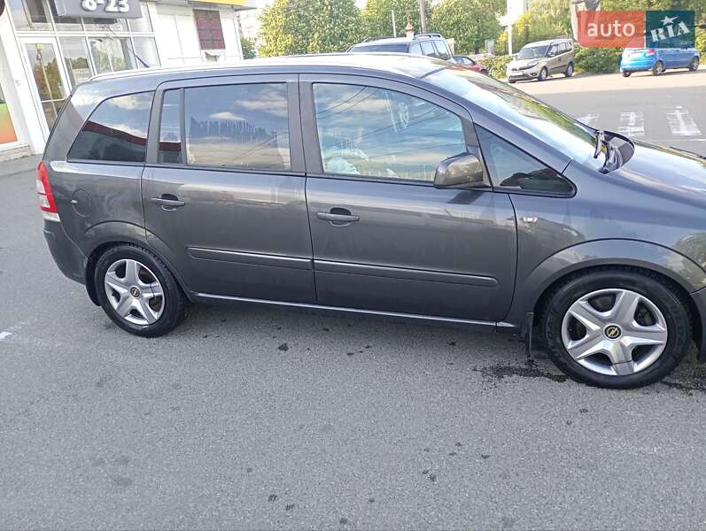 Минивэн Opel Zafira 2010 в Вышгороде