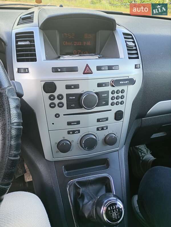 Минивэн Opel Zafira 2010 в Вышгороде