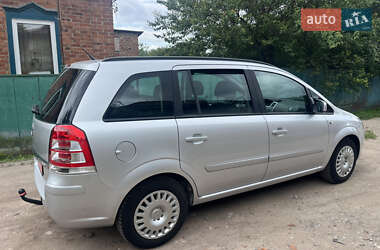 Минивэн Opel Zafira 2009 в 