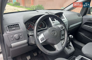 Минивэн Opel Zafira 2009 в 