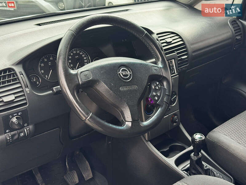 Мінівен Opel Zafira 2004 в Харкові