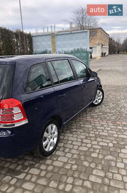 Минивэн Opel Zafira 2012 в 