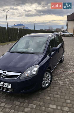 Минивэн Opel Zafira 2012 в 