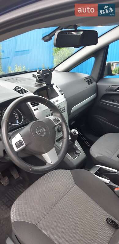 Минивэн Opel Zafira 2009 в Броварах