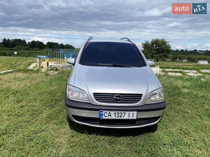 Мінівен Opel Zafira 2002 в Пирятині