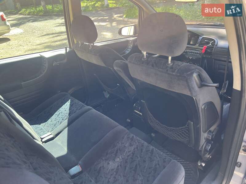 Минивэн Opel Zafira 2002 в Черновцах