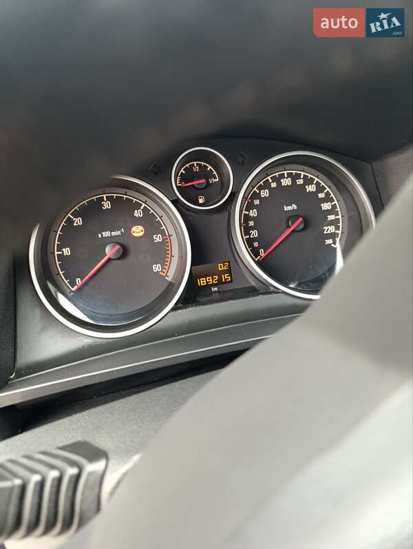 Мінівен Opel Zafira 2011 в Глибокій