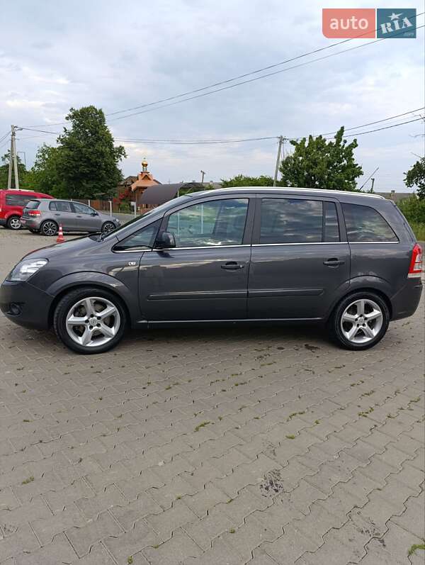 Мінівен Opel Zafira 2011 в Глибокій