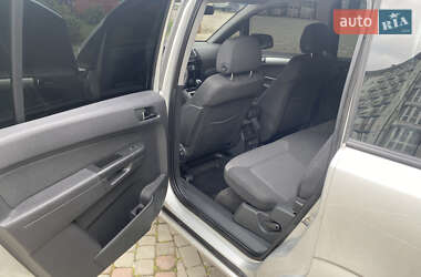 Мікровен Opel Zafira 2012 в 