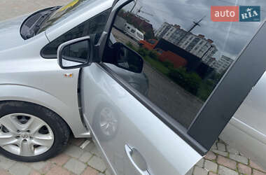 Мікровен Opel Zafira 2012 в 