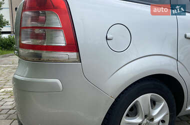 Мікровен Opel Zafira 2012 в 
