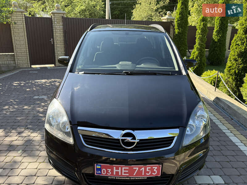 Минивэн Opel Zafira 2006 в Косове