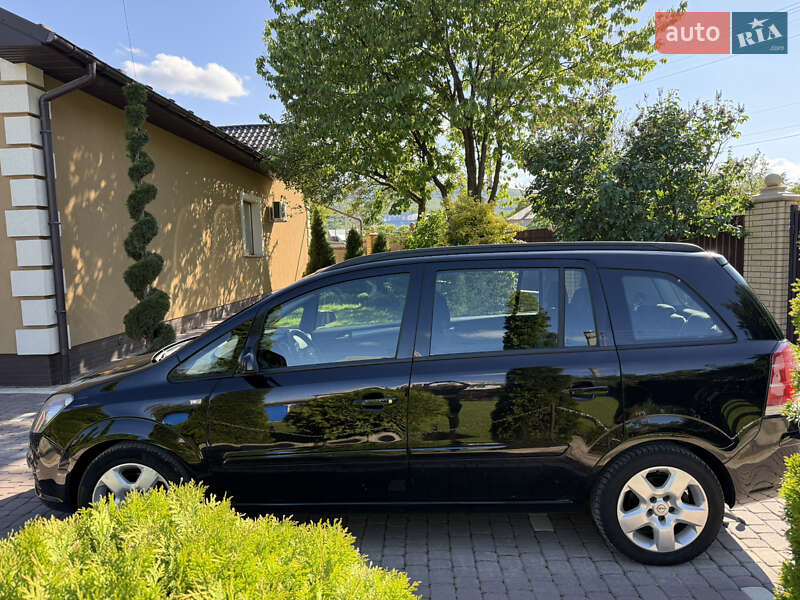 Минивэн Opel Zafira 2006 в Косове
