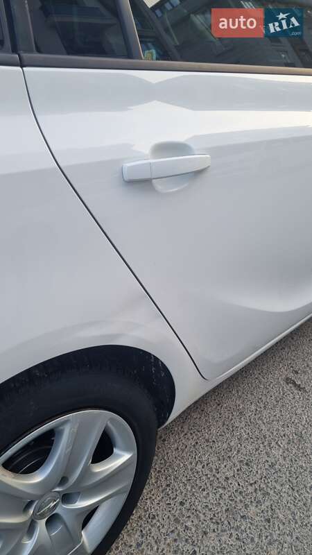 Мінівен Opel Zafira 2016 в Києві