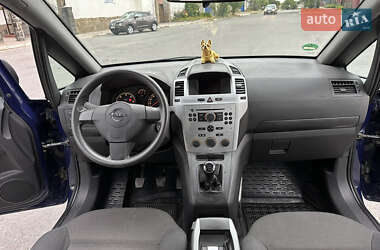 Мінівен Opel Zafira 2011 в 