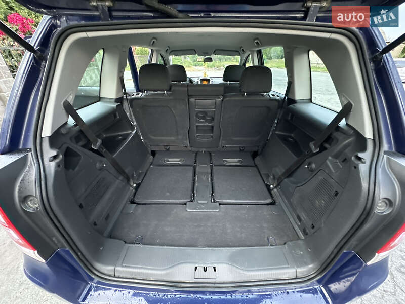 Минивэн Opel Zafira 2011 в Звягеле