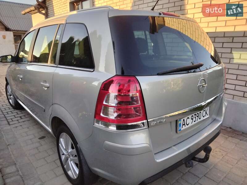 Мінівен Opel Zafira 2009 в Луцьку