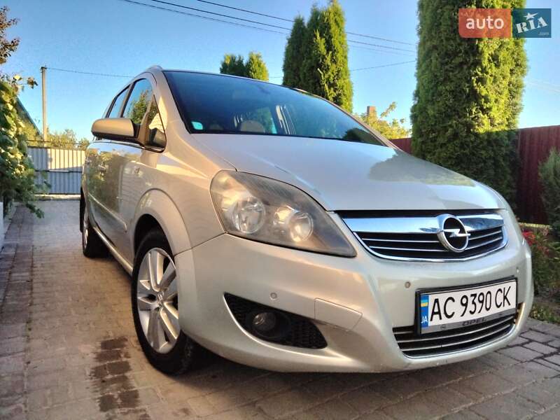 Мінівен Opel Zafira 2009 в Луцьку
