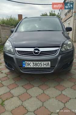 Минивэн Opel Zafira 2011 в Малой Виске