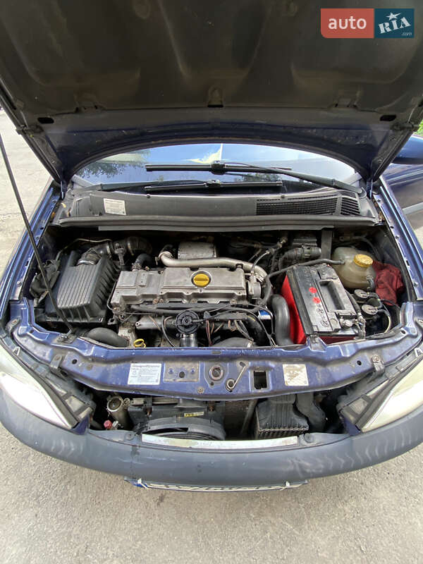 Минивэн Opel Zafira 2002 в Киеве