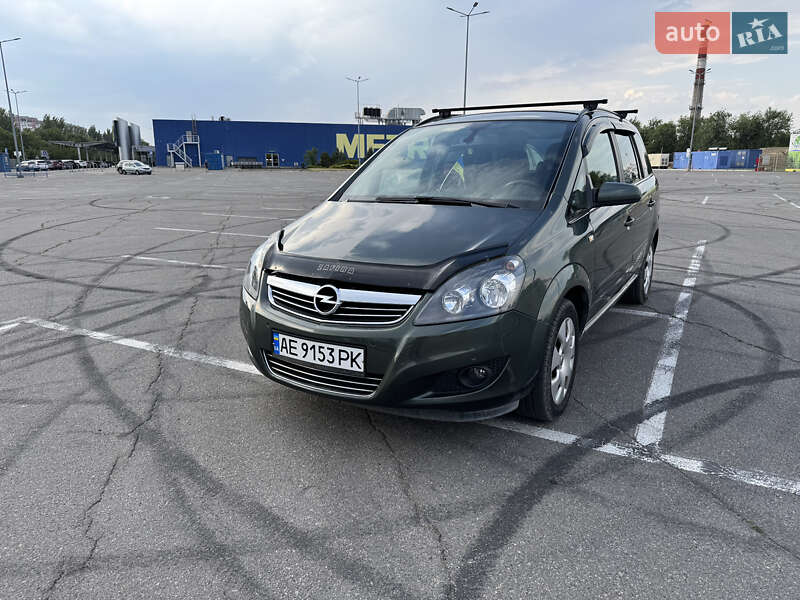 Opel Zafira 2011