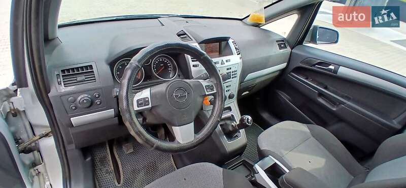 Минивэн Opel Zafira 2009 в Летичеве
