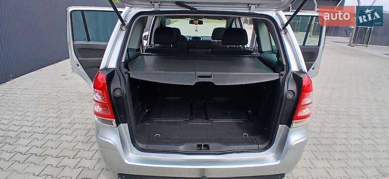 Минивэн Opel Zafira 2009 в Летичеве