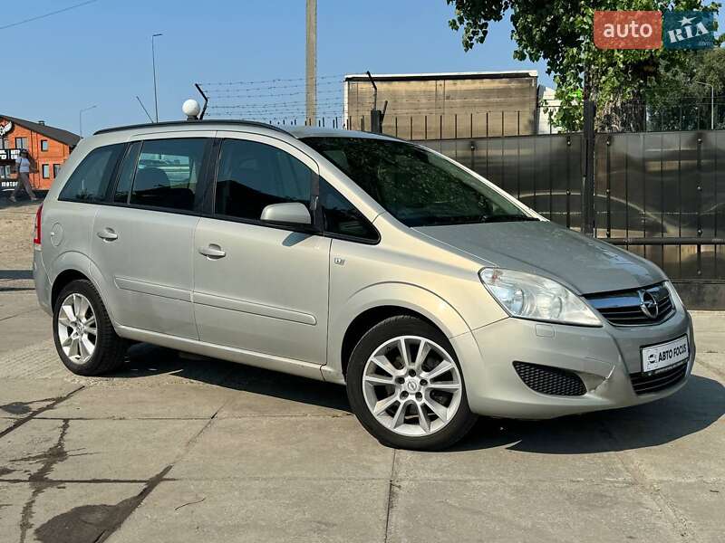 Минивэн Opel Zafira 2009 в Киеве