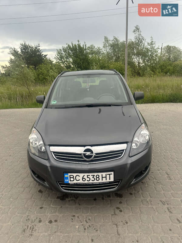 Минивэн Opel Zafira 2011 в 