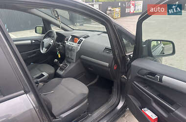 Минивэн Opel Zafira 2011 в 