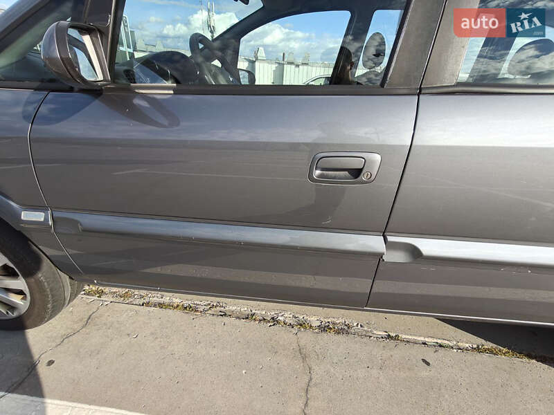 Минивэн Opel Zafira 2004 в Киеве