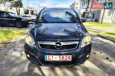 Минивэн Opel Zafira 2006 в Соснице