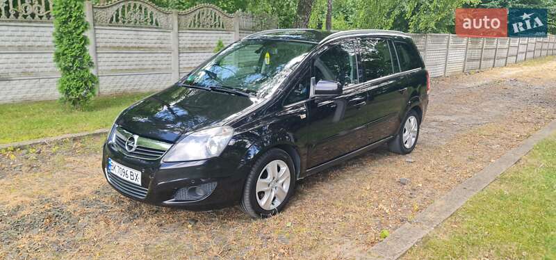 Минивэн Opel Zafira 2011 в 