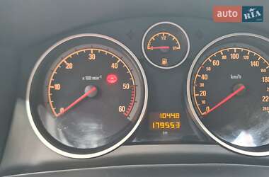 Минивэн Opel Zafira 2011 в 