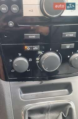 Минивэн Opel Zafira 2011 в 