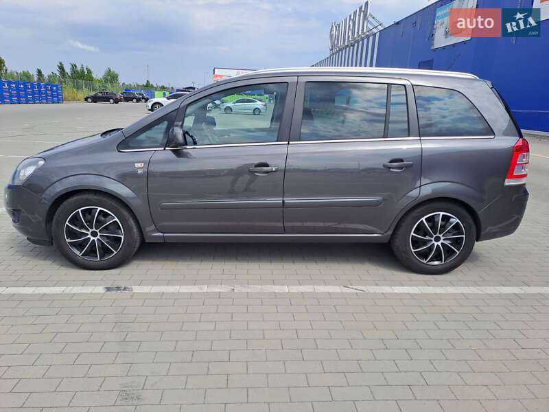 Минивэн Opel Zafira 2010 в Виннице
